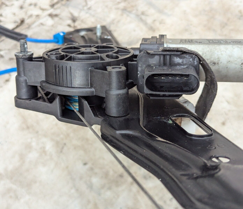 BMW 3 SERIES F30 2011-2019 FRONT LEFT N/S WINDOW REGULATOR & MOTOR 7259823