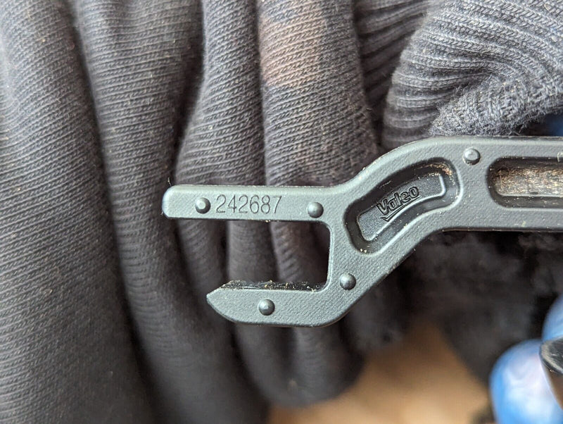 BMW X1 E84 09-15 REAR LEFT N/S DOOR HANDLE 242687 GENUINE