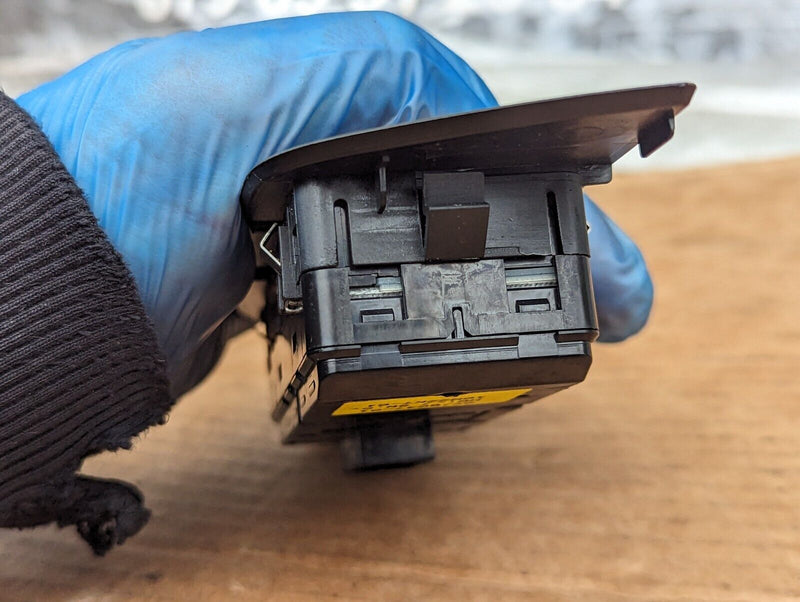 BMW X1 E84 09-15 RIGHT O/S ELECTRIC WINDOW CONTROL SWITCH PANEL 9216047