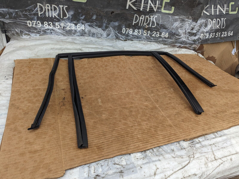 BMW X1 E84 09-15 REAR DOOR LEFT N/S WINDOW GUIDE SEAL GASKET GENUINE 2990319