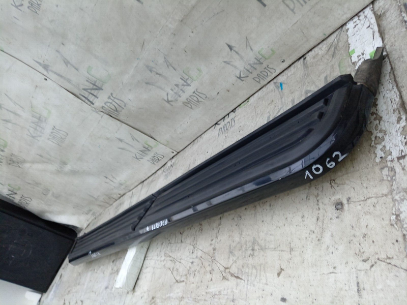 LAND ROVER DISCOVERY 4 2012-16 LEFT PASSENGER SIDE RUNNING BOARD SIDE STEP