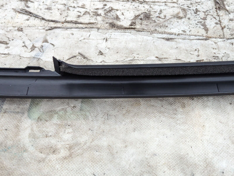 MERCEDES S-CLASS W221 06-13 FRONT RIGHT O/S DOOR WINDOW OUTER FRAME A2217250271