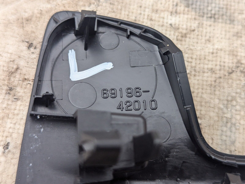 TOYOTA RAV4 XA50 19-REAR LEFT N/S/R DOOR GRIP BASE HANDLE 69196-42010 GENUINE