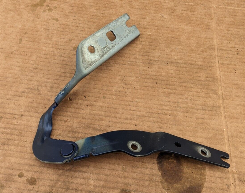 VW GOLF MK7 2012-2020 FRONT RIGHT O/S BONNET HINGE 5G0823302B GENUINE