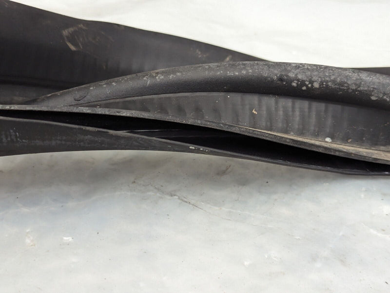 MERCEDES S-CLASS W221 S320 06-2013 REAR BOOT LID RUBBER SEAL A2217500598 GENUINE