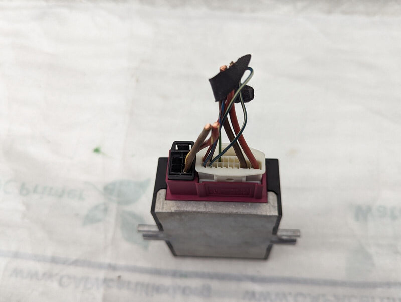 BMW X1 E84 2009-2015 FUEL PUMP CONTROL MODULE 7276383