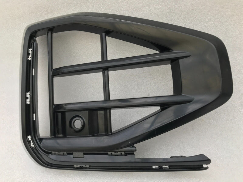 VW TOUAREG CR MK3 Black Edition 2023 FRONT BUMPER RIGHT SIDE TRIM GRILL MOULDING
