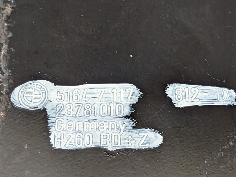 BMW X1 E84 09-15 O/S DRIVER SIDE RADIATOR MOUNT BRACKET GENUINE 51647117812