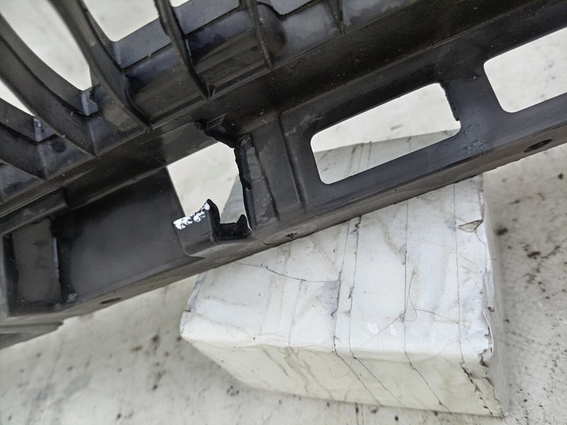 VW GOLF MK7 2013-2017 REAR BUMPER CENTRE BRACKET GENUINE 5Q6807863