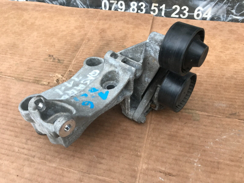 NISSAN QASHQAI J11 MK2 1.6 DCI GENUINE ENGINE MOUNT BRACKET & BELT PULLEY