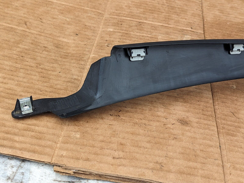 BMW X1 E84 09-15 FRONT LEFT N/S DOOR WINDOW FRAME COVER GENUINE 2990589