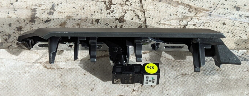 AUDI E-TRON 2018-ON DRIVER SIDE RIGHT O/S DASHBOARD TRIM 4KR853190A GENUINE