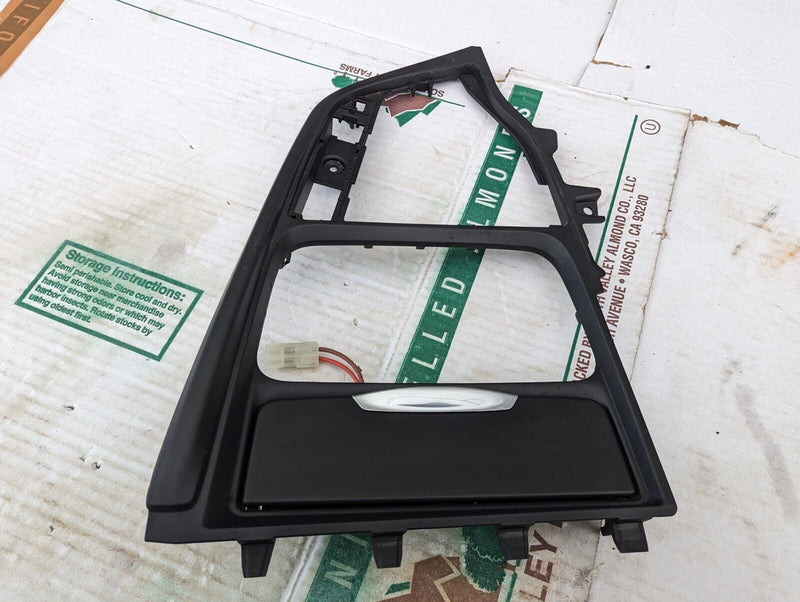 BMW 3 SERIES F30 11-19 CENTER CONSOLE AND ASHTRAY TRIM  9218926 GENUINE