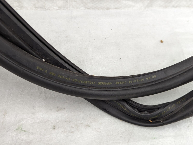 BMW X1 E84 09-15 FRONT SLAM PANEL SEAL RUBBER GENUINE 2990363