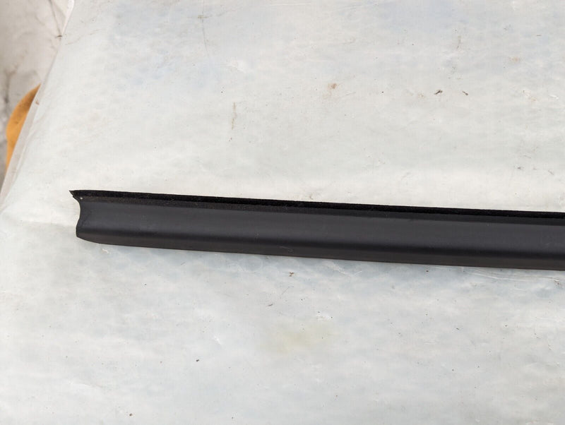 RANGE ROVER EVOQUE L538 2011-2015 FRONT RIGHT O/S DOOR RUBBER SEAL GENUINE