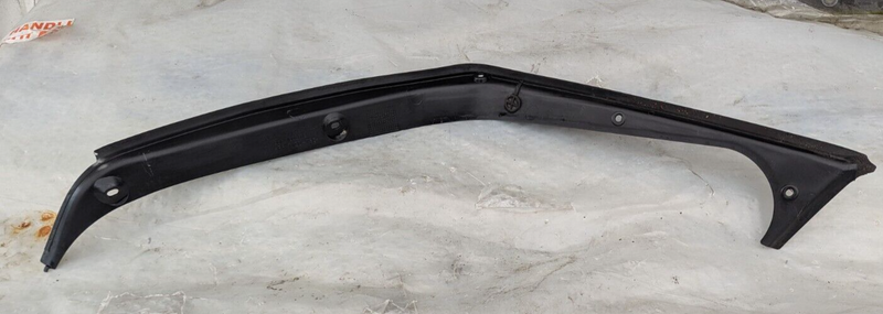 MERCEDES-BENZ C-CLASS W204 07-11 DRIVER RIGHT O/S BOOTLID COVER TRIM A2046931633