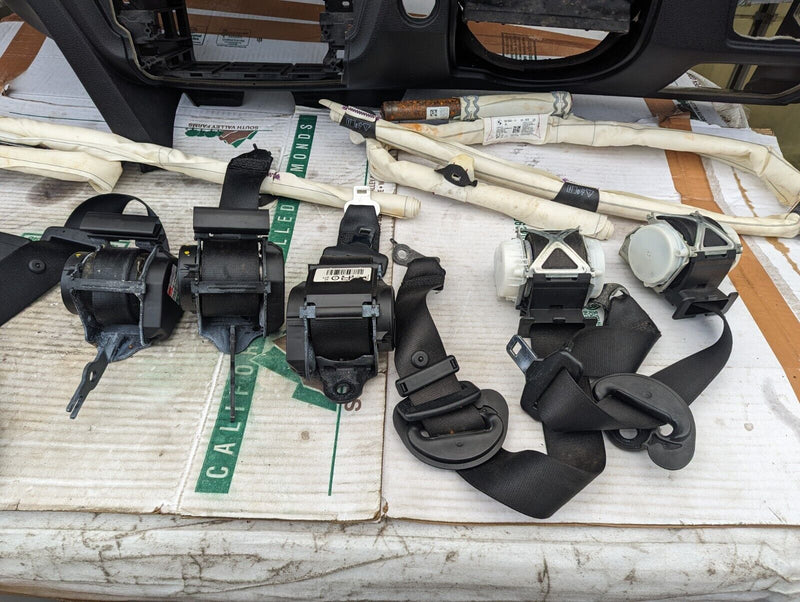 BMW 3 SERIES F30 11-19 COMPLETE SET DASHBOARD 4X SEAT BELTS & 2XAIR BAG&CURTAINS