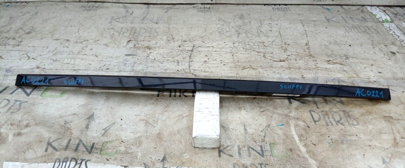 RANGE ROVER EVOQUE L538 TAILGATE BOOT NUMBER PLATE LIGHTS TRIM PANEL