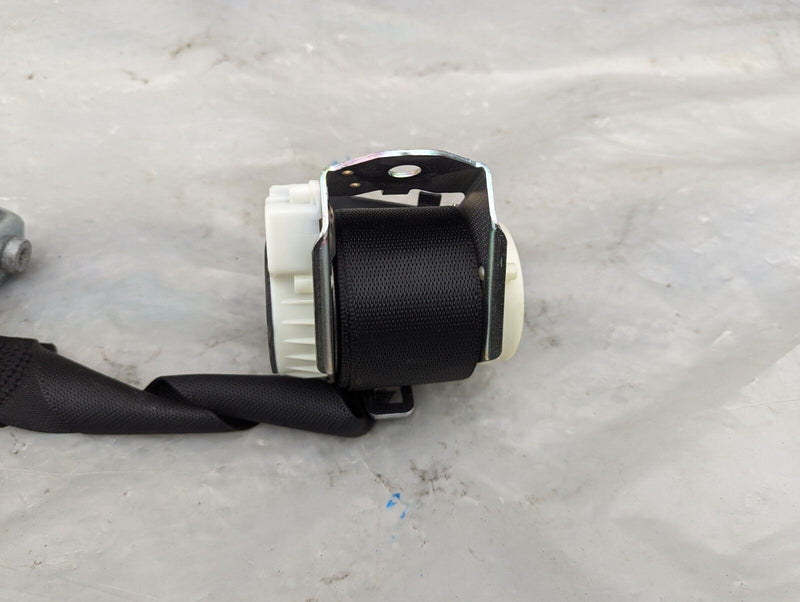 MERCEDES S-CLASS W221 S320 06-13 REAR SEAT CENTER SAFETY BELT BUCKLE A2218600585