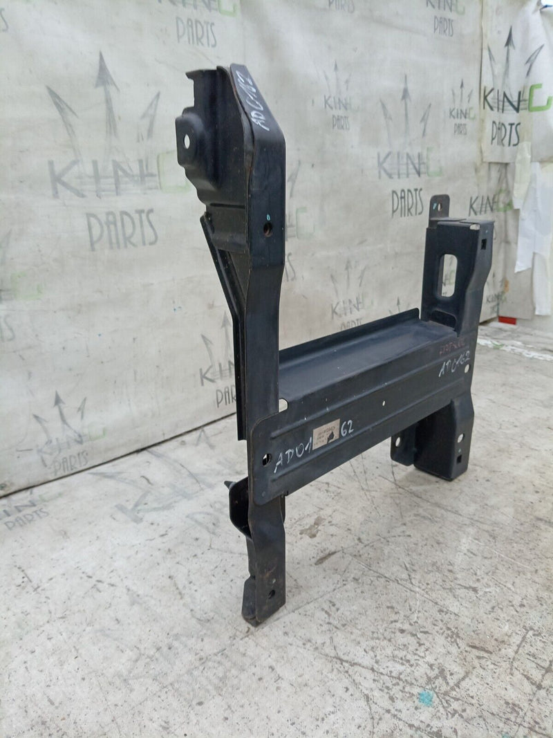 FIAT 500 L 2012-16 FRONT SEAT LOWER FRAME MOUNT BRACKET RIGHT SIDE