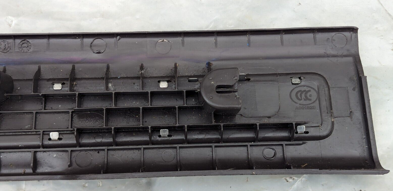 RANGE ROVER EVOQUE L538 11-15 FRONT RIGHT O/S DOOR ENTRY STEP TRIM BJ32-13200AAW