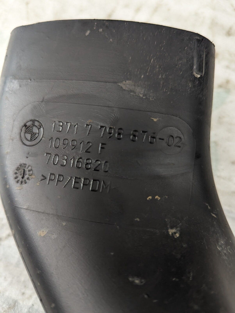 BMW X1 E84 09-15 DIESEL AIR INTAKE HOSE PIPE 7798876 GENUINE