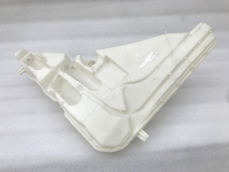 VW TOUAREG MK3 (CR) 2018 WINDOW WASHER BOTTLE WATER TANK RESERVOIR 4M0955452B