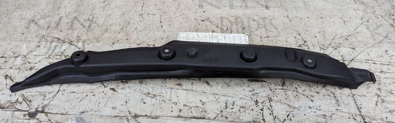 AUDI E-TRON 2018-ON LEFT N/S FENDER CLOSING ELEMENT TRIM 4KE821111 GENUINE