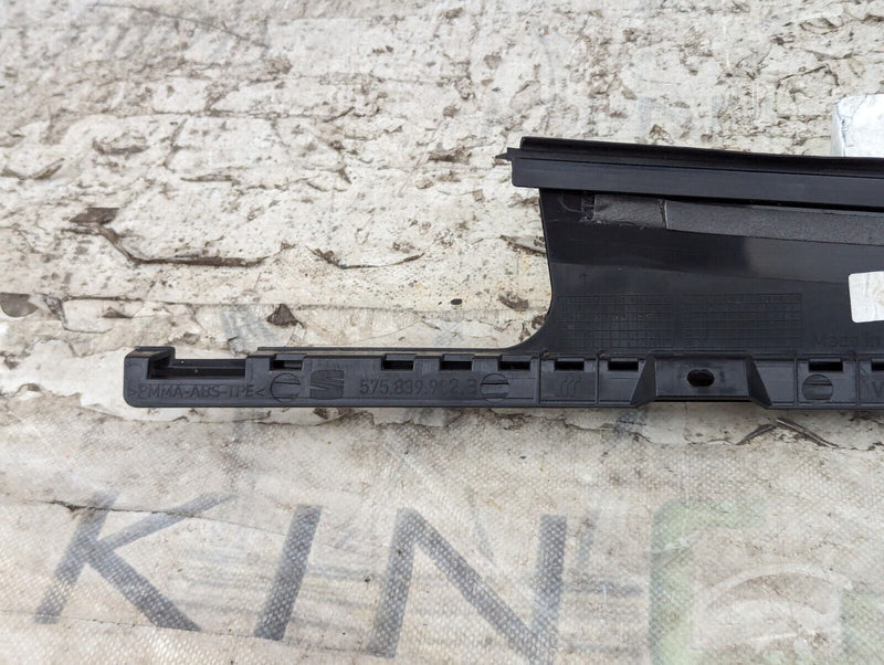 SKODA KAROQ NU7 17-2021 REAR RIGHT O/S DOOR WINDOW FRAME TRIM 575837902B GENUINE