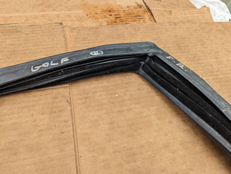 VW GOLF MK7 2012-2020 FRONT RIGHT O/S DOOR WINDOW GUIDE SEAL GASKET 5G4837432K