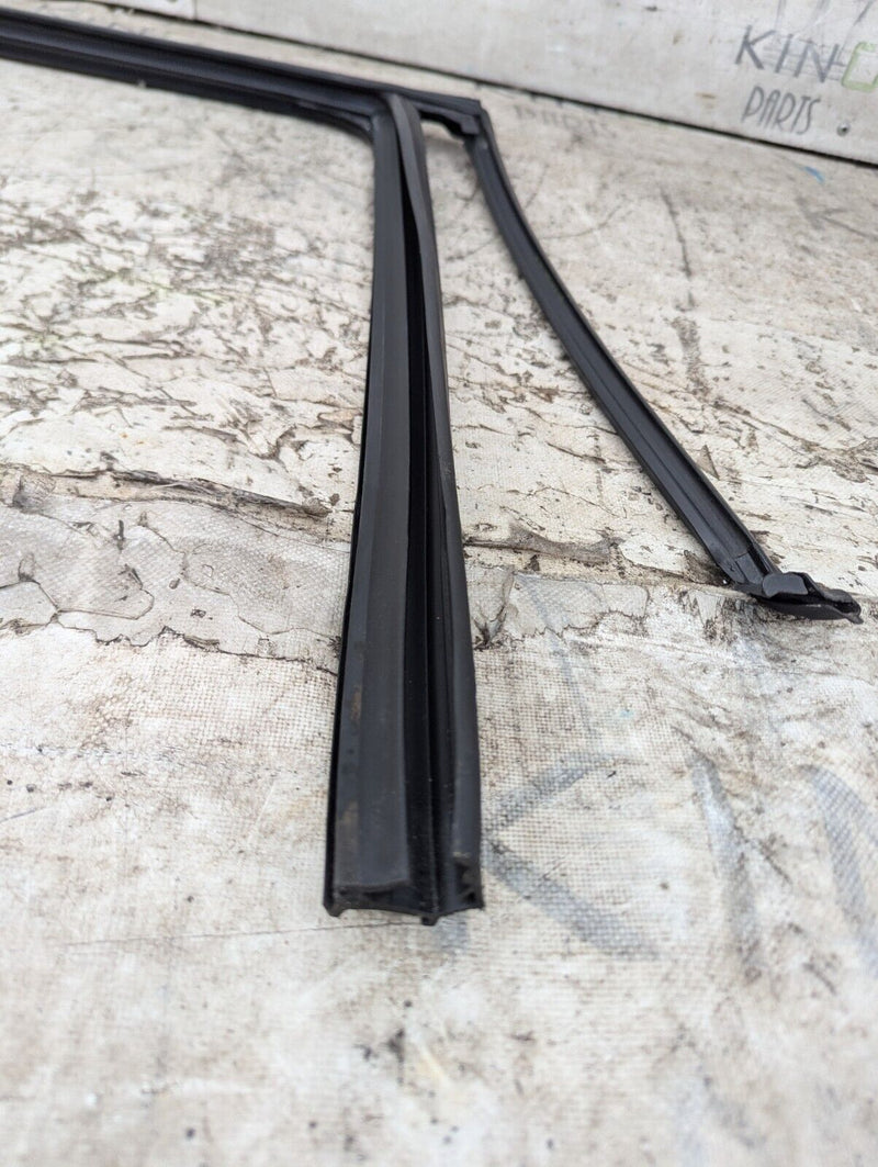 BMW 3 SERIES F30 11-19 REAR RIGHT O/S DOOR WINDOW GUIDE SEAL GASKET 177447-11-TR