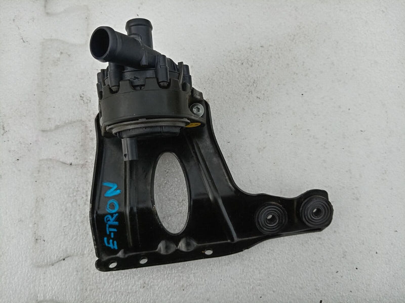 AUDI E-TRON 2018- CIRCULATION COOLING WATER PUMP 4KE121601 GENUINE