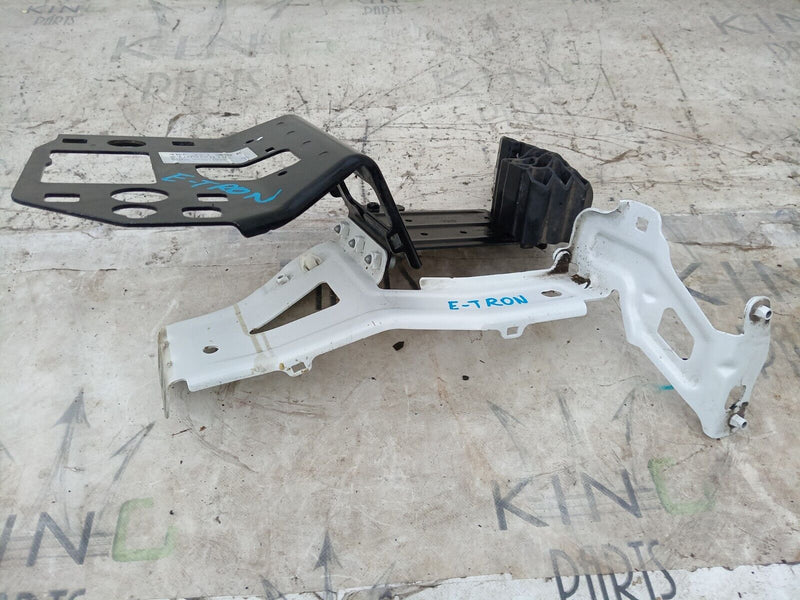 AUDI E-TRON 2018- FRONT RIGHT O/S FENDER/HEADLIGHT SUPPORT BRACKET 4KE803504