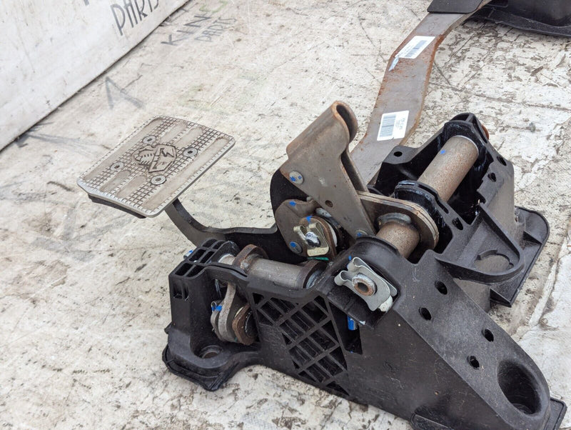 FIAT ABARTH 500 08-15 AUTOMATIC BRAKE PEDAL  BOX ASSEMBLIES 51925177 GENUINE