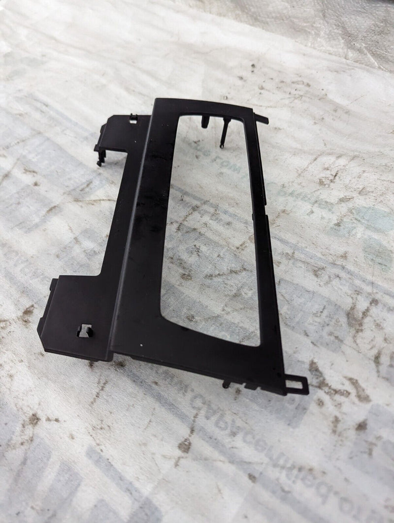 BMW X1 E84 09-15 RADIO SATNAV HEAD UNIT TRIM COVER GENUINE 2991260