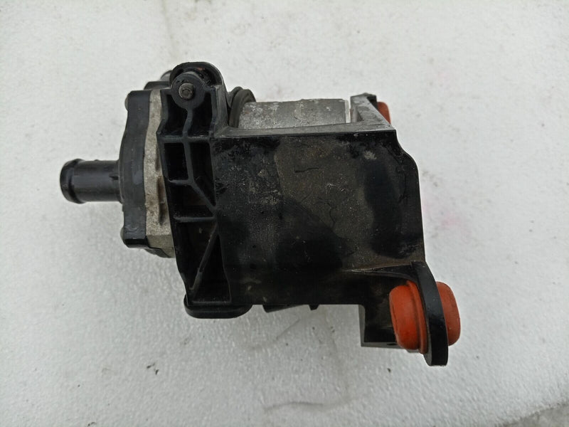 AUDI E-TRON 2018- ADDITIONAL WATER PUMP 4KE121704D GENUINE