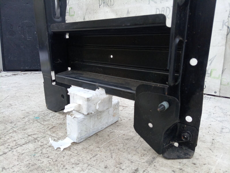 FIAT 500 L 2012-16 FRONT SEAT LOWER FRAME MOUNT BRACKET RIGHT SIDE