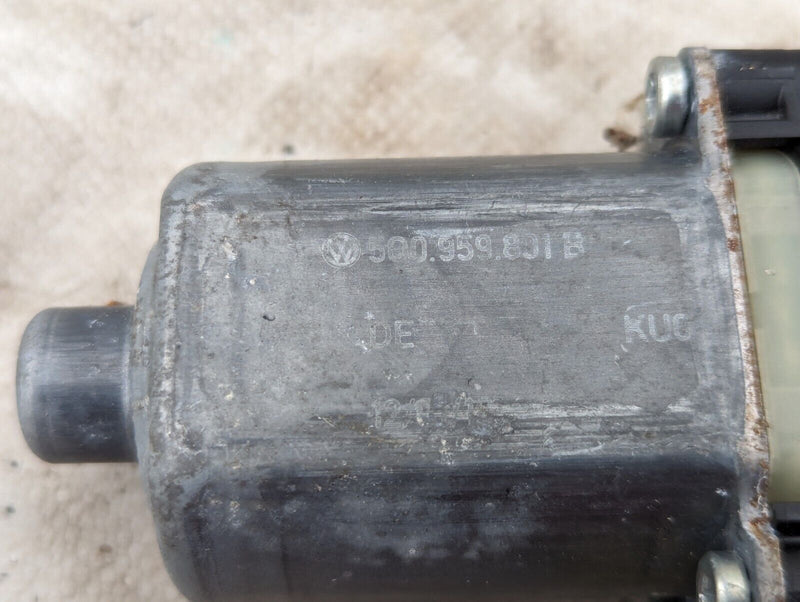 SKODA KAROQ NU7 17-2021 FRONT LEFT N/S WINDOW REGULATOR MOTOR 5Q0959801B GENUINE