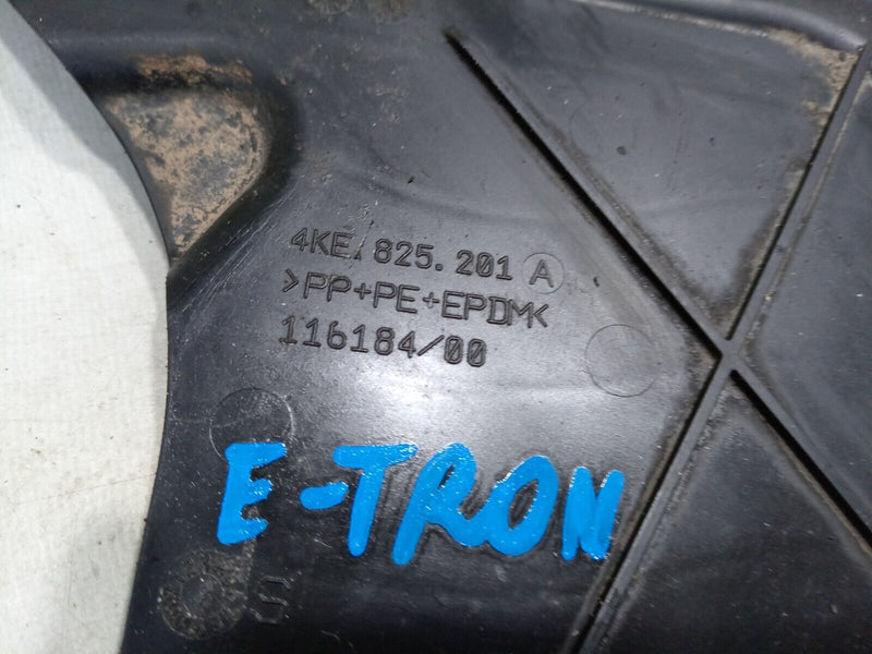 AUDI E-TRON 2018-ON FRONT LEFT N/S UNDER BODY TRAY COVER 4KE825201A GENUINE