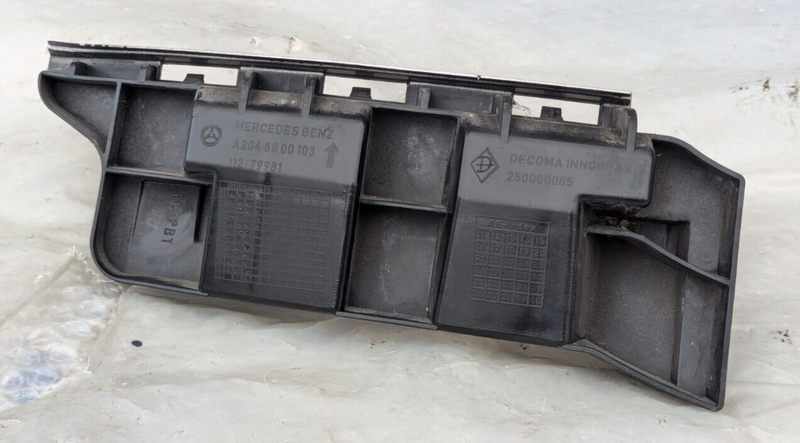 MERCEDES C-CLASS W204 07-11 REAR LEFT N/S BUMPER MOUNT BRACKET A2048800103