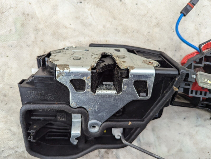 BMW 3 SERIES F30 11-19 FRON LEFT N/S DOOR HANDLE CARRIER W/DOOR LOCK MECHANISM