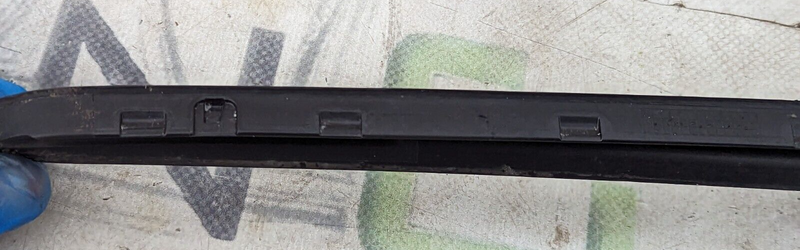 AUDI E-TRON 2018-ON FRONT RIGHT O/S WINDSHIELD WATER DEFLECTOR STRIP 4KE854328