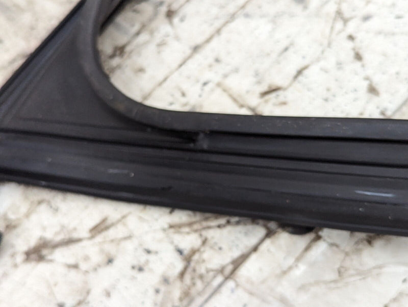 AUDI E-TRON 2018-ON FRONT LEFT N/S WINDOW GUIDE 4KE837431B GENUINE