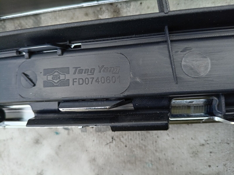 FORD FIESTA MK8 16-21 FRONT BUMPER CHROME SURROUND GRILLE (AFTERMARKET)