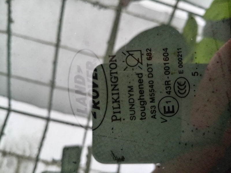 LAND ROVER DISCOVERY 4 L319 2009-2015 RIGHT SIDE REAR DOOR QUARTER WINDOW GLASS