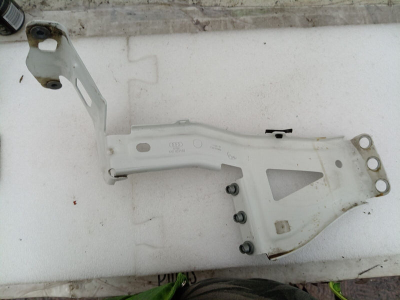 AUDI E-TRON 2018- FRONT LEFT N/S FENDER SUPPORT BRACKET 4KE803503 GENUINE