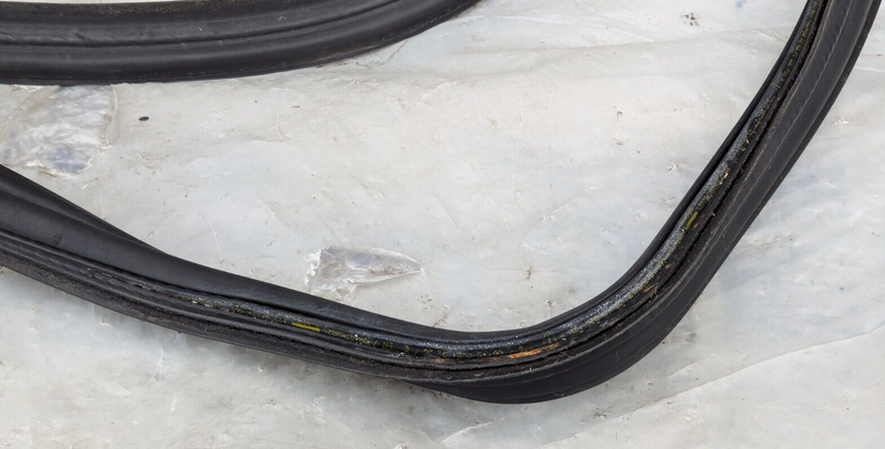 MERCEDES C-CLASS W204 07-11 BOOTLID RUBBER SEAL A204