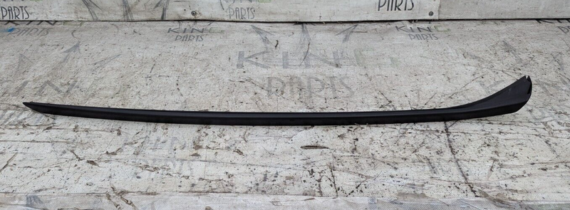 AUDI E-TRON 2018-ON FRONT RIGHT O/S WINDSHIELD WATER DEFLECTOR STRIP 4KE854328