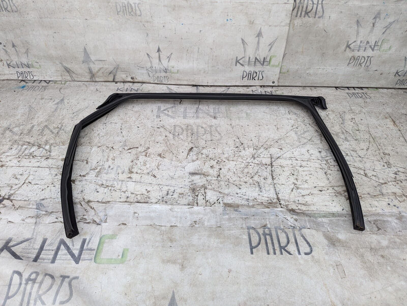 AUDI E-TRON 2018-ON REAR LEFT N/S DOOR WINDOW GUIDE 4KE839431 GENUINE