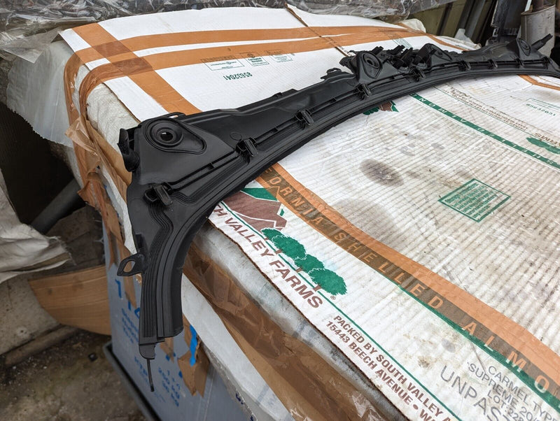 BMW 3 SERIES F30 2011-2019 WINDSCREEN SCUTTLE PANEL WIPERS COVER TRIM 7258178